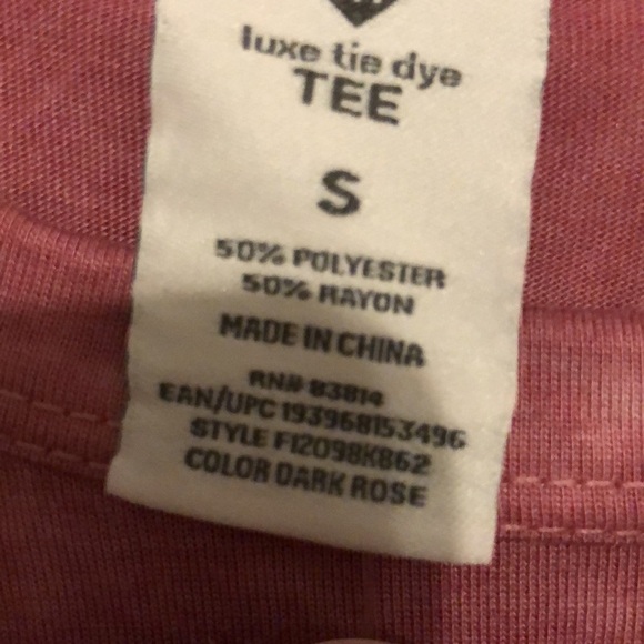 Tie dye shirt S NWT 🌸 - Picture 4 of 4